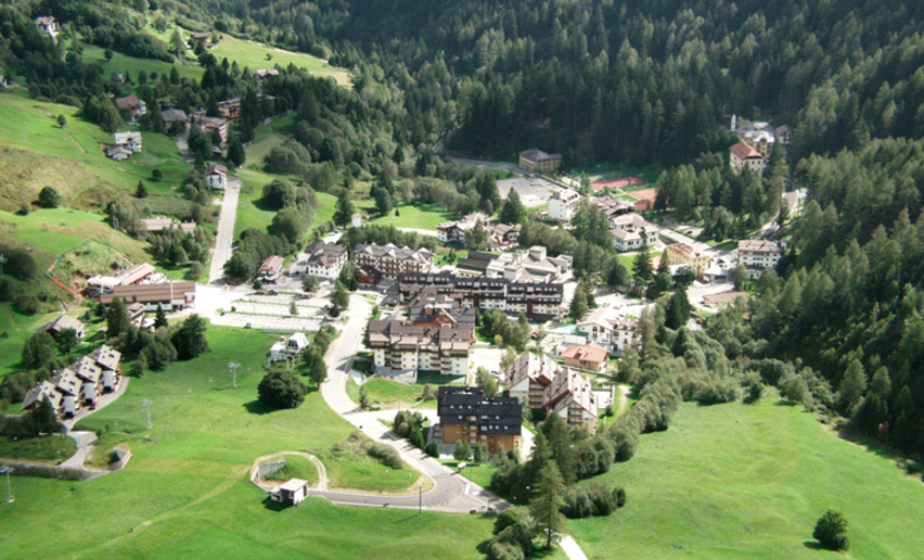 Val di Pejo in Trentino i paesi di una valle di montagna